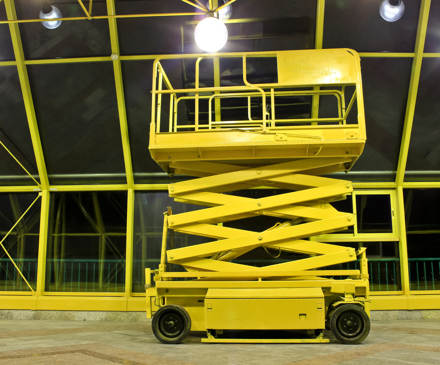 How Do Hydraulic Scissor Lifts Work? Aerial Equipment Parts