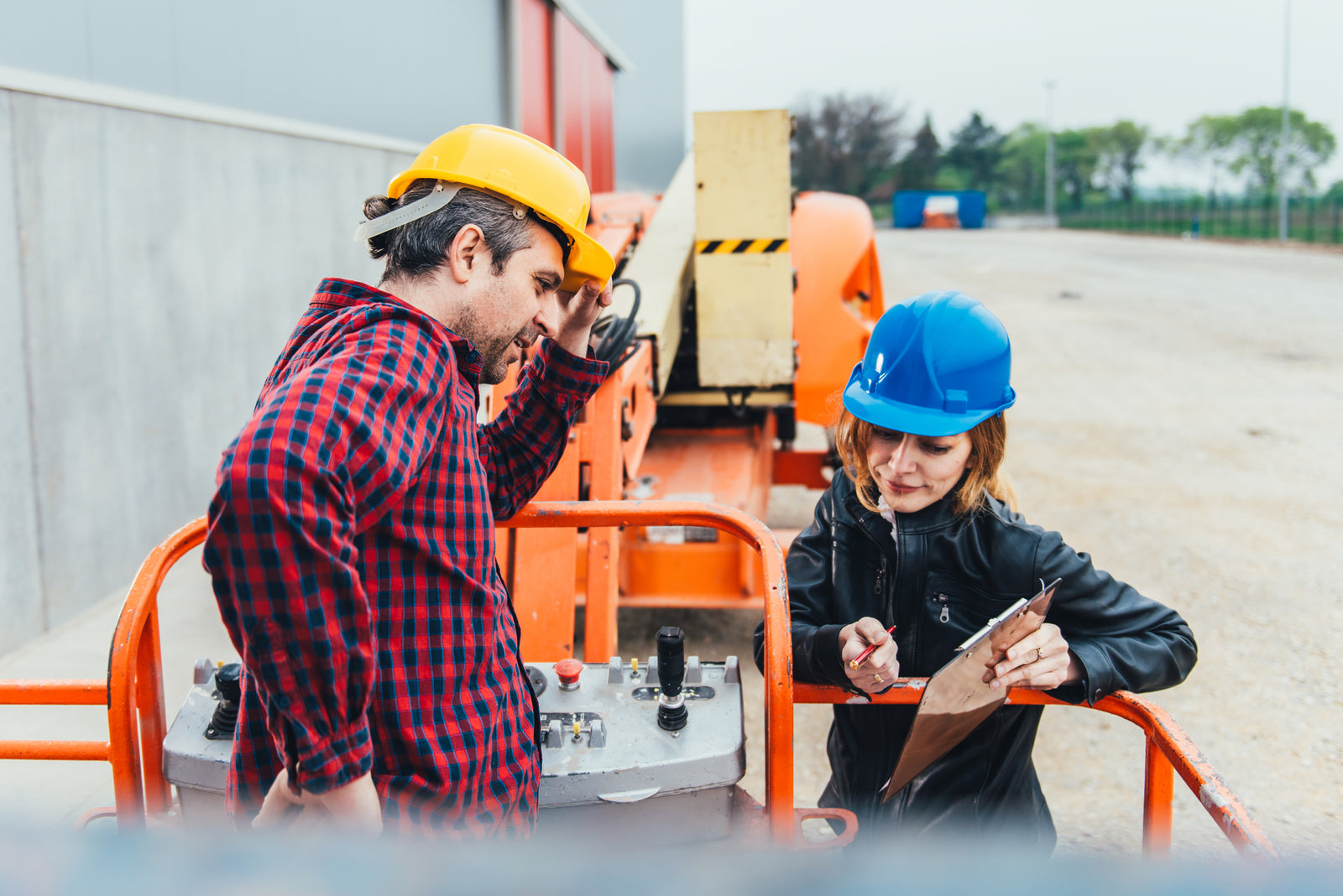 aerial lifts require functioning joystick controllers